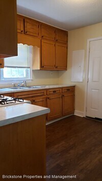 4220 Maplewood Dr photo'