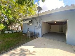 1576 Johnson St in Hollywood, FL - Building Photo - Building Photo