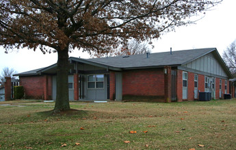 Village West Apartments in Sallisaw, OK - Building Photo - Building Photo