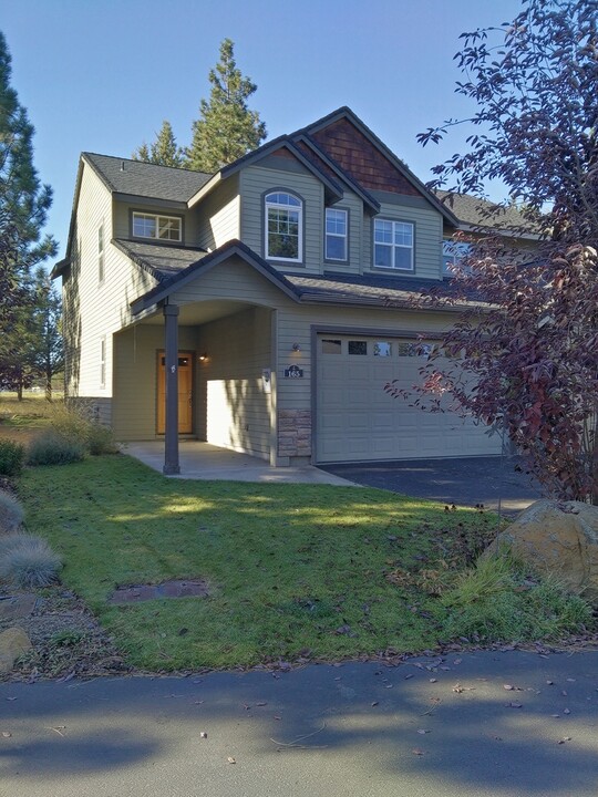 165 Timber Pine Pl in Sisters, OR - Building Photo