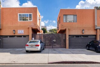 938 North Spaulding Ave in West Hollywood, CA - Foto de edificio - Building Photo