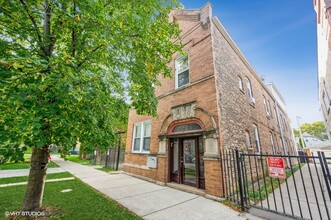 2908 N Springfield Ave in Chicago, IL - Building Photo - Building Photo