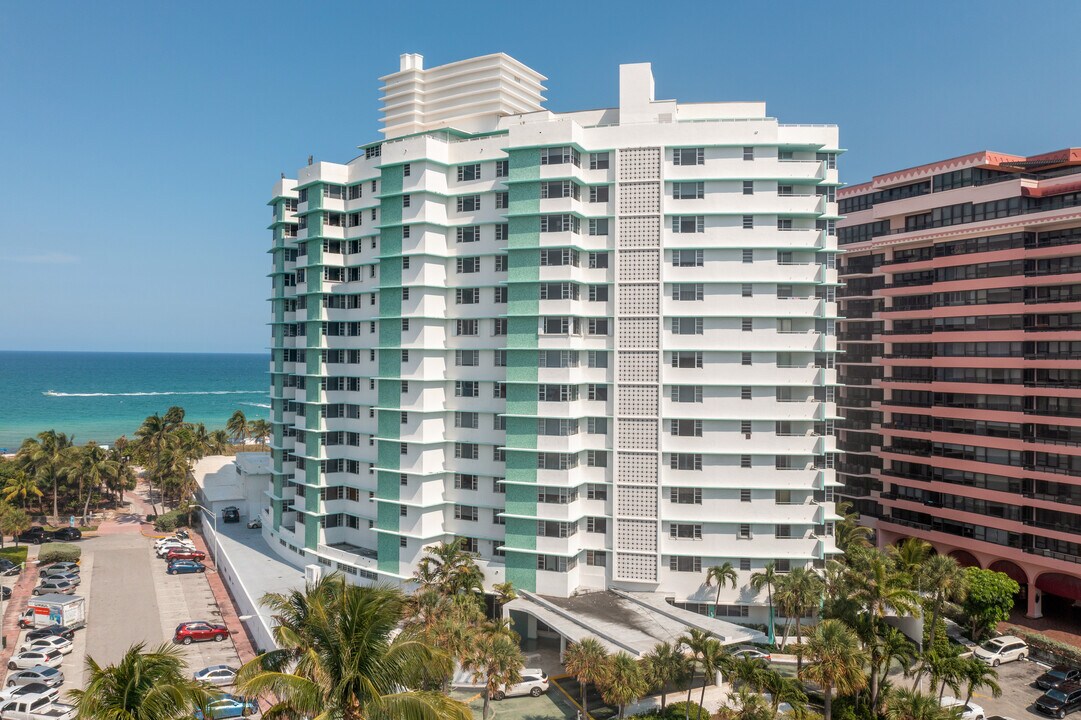 Imperial House in Miami Beach, FL - Foto de edificio