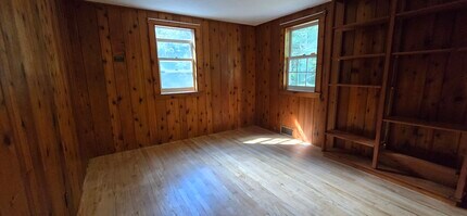 187 W Avon Rd in Avon, CT - Building Photo - Building Photo