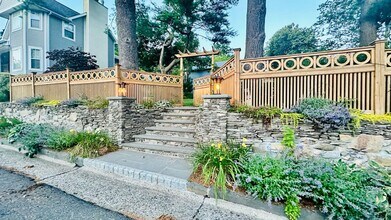 18 20th Ave in Sea Cliff, NY - Building Photo - Building Photo