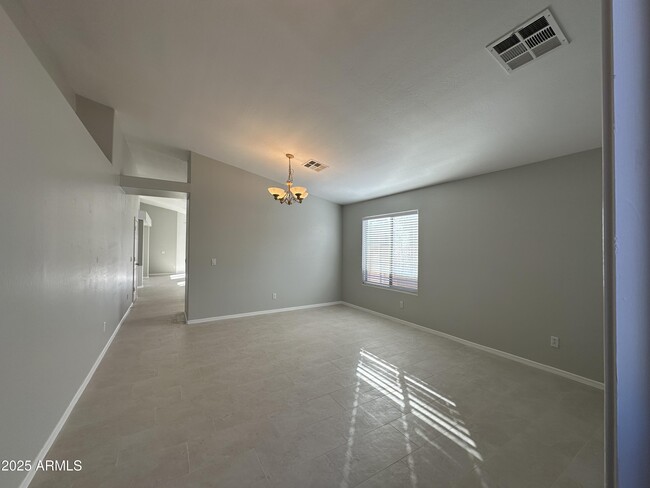 1115 E Elm Rd in San Tan Valley, AZ - Building Photo - Building Photo