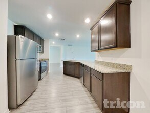 4446 Horse Creek Ln in Lakeland, FL - Foto de edificio - Building Photo