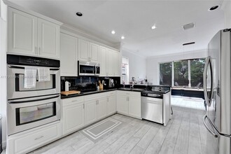 2508 Cardaman Ave in Hollywood, FL - Building Photo - Building Photo