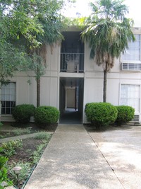 Chateau du Cour in Baton Rouge, LA - Foto de edificio - Building Photo