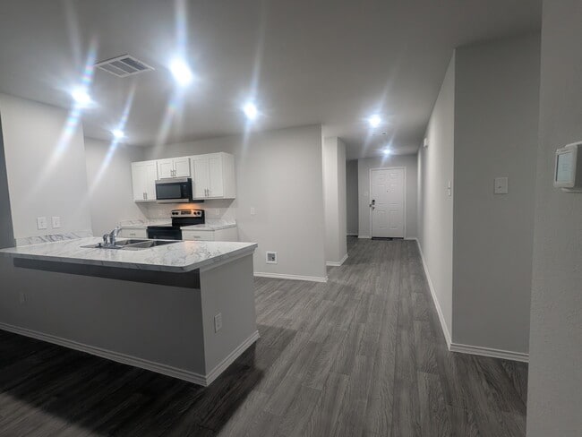 845 Eagles Nest Dr in Cleburne, TX - Foto de edificio - Building Photo