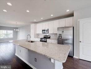 2305 Maci's Cir in Warrington, PA - Foto de edificio - Building Photo