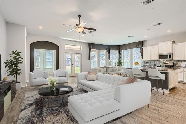 property at 213 Blue Waterleaf Ln