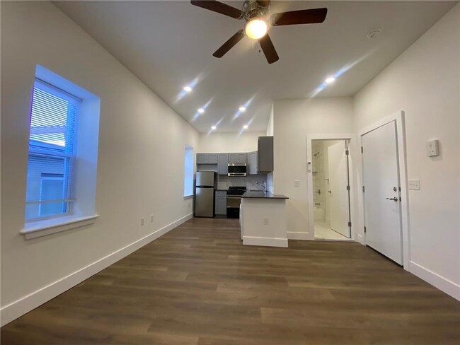 128 S 1st St-Unit -Apt 2 in Lehighton, PA - Building Photo - Building Photo