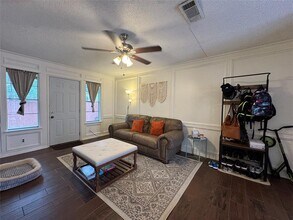 2900 Lovell Dr in Austin, TX - Building Photo - Building Photo