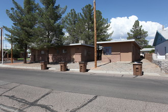 1404 Montana Ave in Las Cruces, NM - Foto de edificio - Building Photo