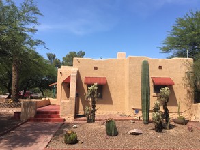 2245 E 8th St in Tucson, AZ - Foto de edificio - Building Photo