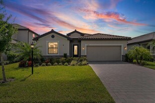 5308 Coral Reef Wy in Bradenton, FL - Building Photo