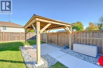 7 Venetian Dr in Amherstburg, ON - Building Photo - Building Photo