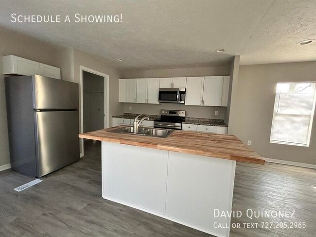 5715 Heather View Ln in Fort Wayne, IN - Building Photo - Building Photo