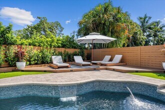 404 Indigo Ave in Wellington, FL - Building Photo - Building Photo