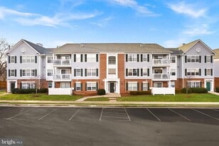 673 Constellation Square SE in Leesburg, VA - Building Photo