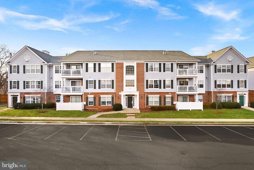 673 Constellation Square SE in Leesburg, VA - Building Photo