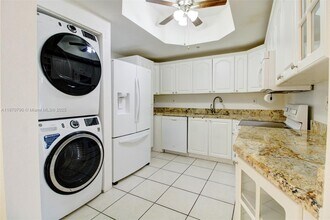17425 NW 75th Pl in Hialeah, FL - Building Photo - Building Photo