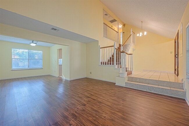 5127 Smokey River Dr