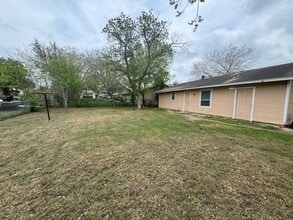 5523 Indian Desert St in San Antonio, TX - Building Photo - Building Photo