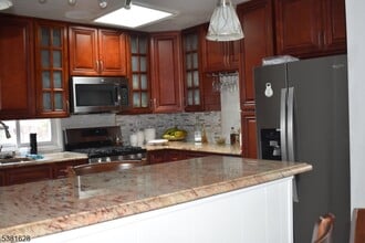 193 McFarlane Rd in Woodbridge Township, NJ - Building Photo - Building Photo