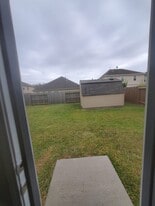 5302 Espuela Ln in Baytown, TX - Building Photo