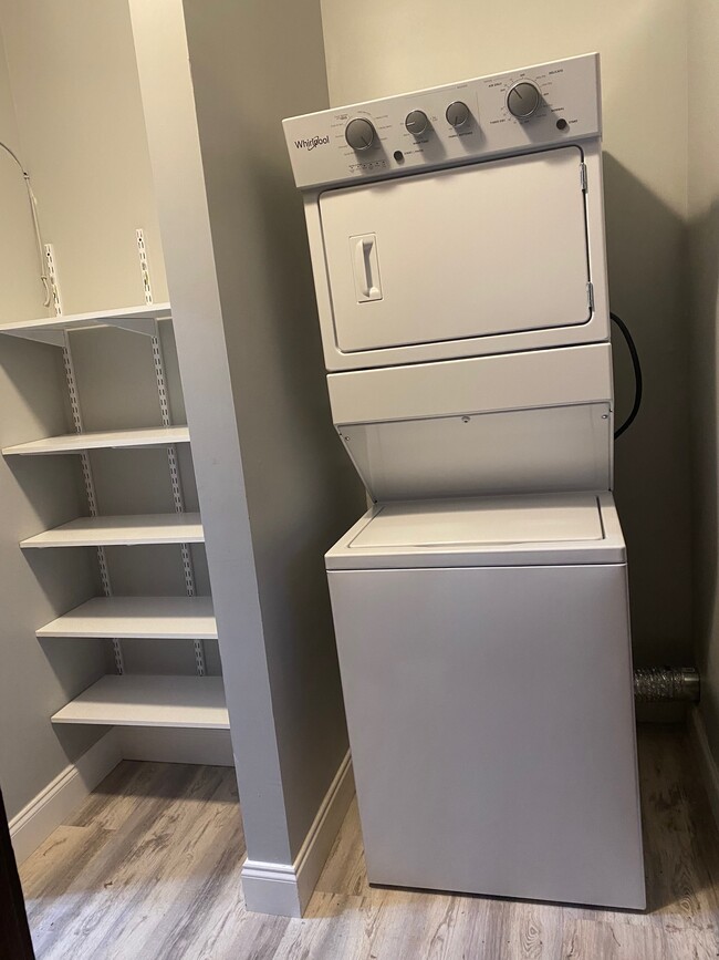 2236 13th St, Unit 1 in Troy, NY - Foto de edificio - Building Photo