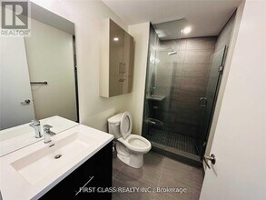 188 Fairview Mall Dr in Toronto, ON - Building Photo - Building Photo