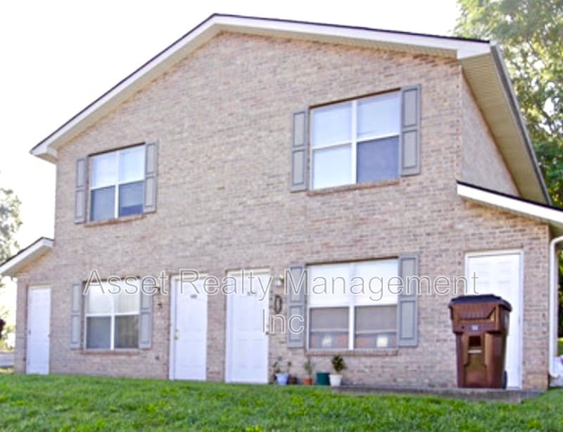 1058 Martha Glass Dr in Jefferson City, TN - Building Photo