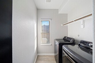 6161 White Oak Leaf Lp in Cut And Shoot, TX - Building Photo - Building Photo