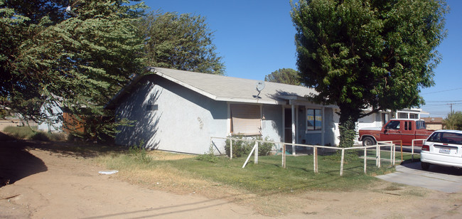 15575 Morada Rd in Victorville, CA - Foto de edificio - Building Photo