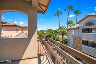 2019 E Campbell Ave in Phoenix, AZ - Foto de edificio - Building Photo