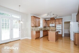 5515 Stone Crossing Dr in Winston-Salem, NC - Building Photo - Building Photo