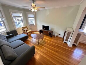 27 Thelma Rd, Unit 2 in Boston, MA - Building Photo - Building Photo