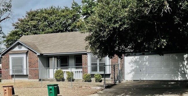 2406 Patsy Pkwy in Austin, TX - Building Photo - Building Photo