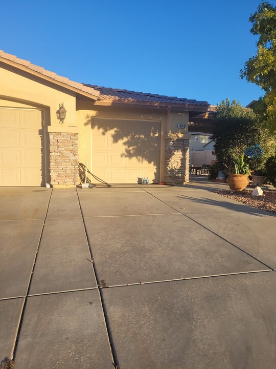 15153 Christopher St in Adelanto, CA - Building Photo