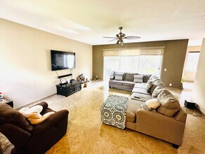 279 Berenger Walk in Royal Palm Beach, FL - Building Photo - Building Photo
