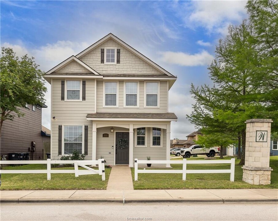 900 Eagle Ave in College Station, TX - Building Photo