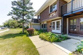 1309 Court O in Hanover Park, IL - Building Photo - Building Photo