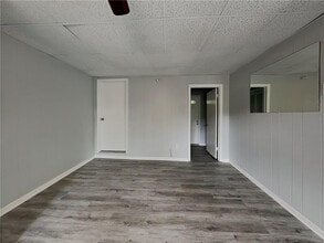 138 Candlelight Ln SW in Atlanta, GA - Building Photo - Building Photo