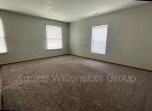 1813 Jamestown Rd in Swansea, IL - Building Photo - Building Photo