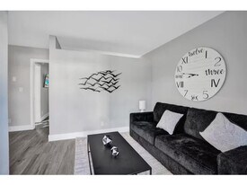 50 Davie Blvd, Unit SI FL1-ID1503919P in Fort Lauderdale, FL - Building Photo