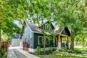 2702 La Mesa Dr in Austin, TX - Building Photo - Building Photo