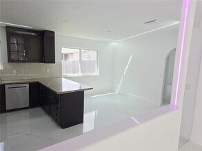 4490 SW 19th St in West Park, FL - Building Photo - Building Photo