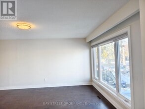 2615 Windjammer Rd in Mississauga, ON - Building Photo - Building Photo